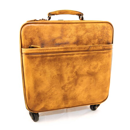Kufr hnědý